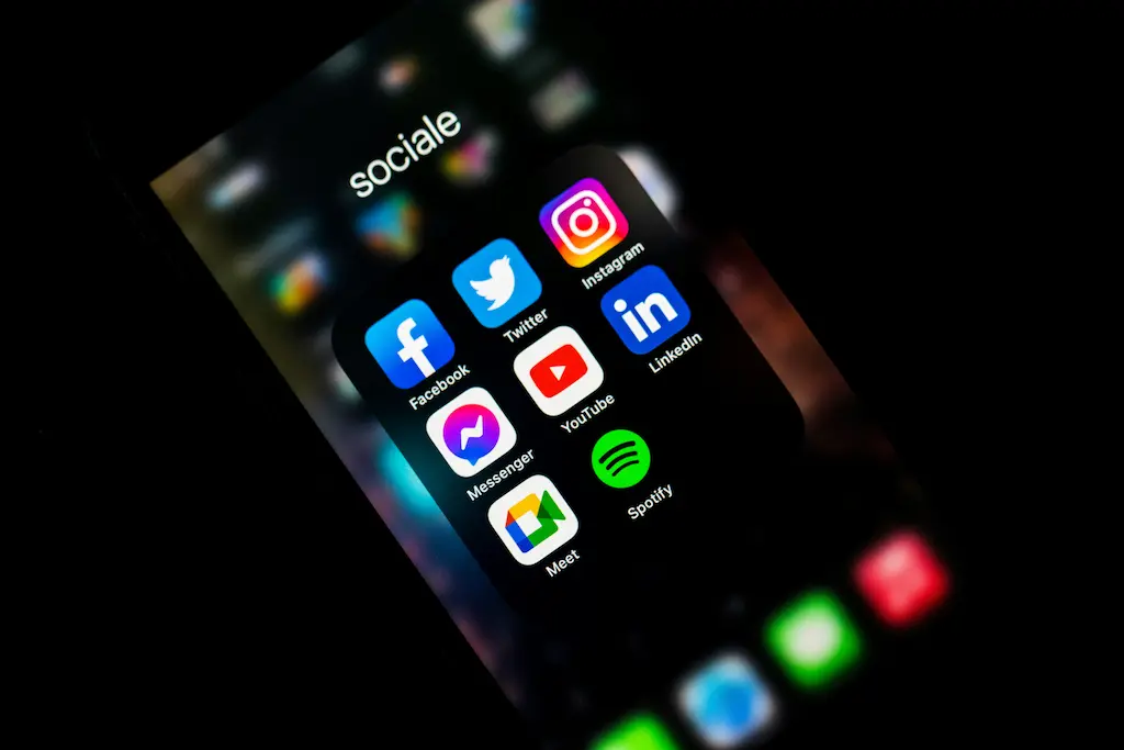 Facebook partage trop de données avec vos amis et vos applications